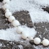 Halskette aus Schnee-Jade und Metall