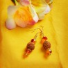 Ohrringe aus Rudraksha und Glas