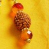 Ohrringe aus Rudraksha und Glas