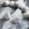 Schmuck-Set Hedwig, Detailansicht der Ohrringe aus Fellpuscheln