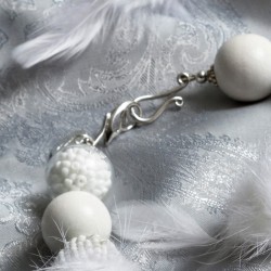 Schmuck-Set Hedwig, Nahaufnahme vom versilberten Hakenverschluss Schmuck-Set Hedwig, Nahaufnahme vom versilberten Hakenverschluss