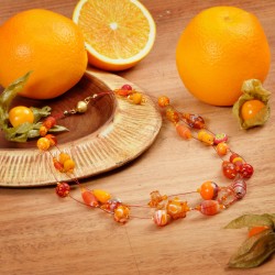 Halskette Achtung Orange!, Gesamtansicht