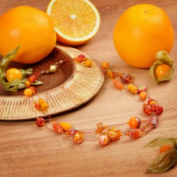 Halskette Achtung Orange!, Gesamtansicht Halskette Achtung Orange!, Gesamtansicht