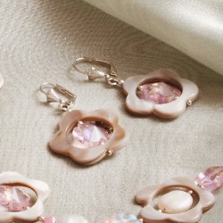 Schmuck-Set Blossom, Nahaufnahme Ohrringe Schmuck-Set Blossom, Nahaufnahme Ohrringe
