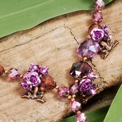 Halskette Libellen & Frösche, Nahaufnahme der Bleikristall- und Metall-Perlen
