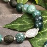 Schmuck-Set Irish Green, Detailansicht der gebürsteten, versilberten Metallperle in der Halskette vorn
