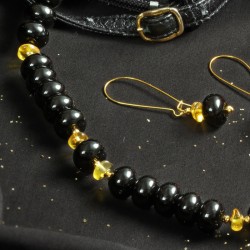 Schmuck-Set Lichter der Großstadt, Detailansicht der Kette vorn links mit Ohrring Schmuck-Set Lichter der Großstadt, Detailansicht der Kette vorn links mit Ohrring