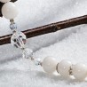 Halskette Winterglitzer, Detailansicht der Swarovski-Kristalle mit Schneejade- und Metallperlen (rechte Seite der Kette)