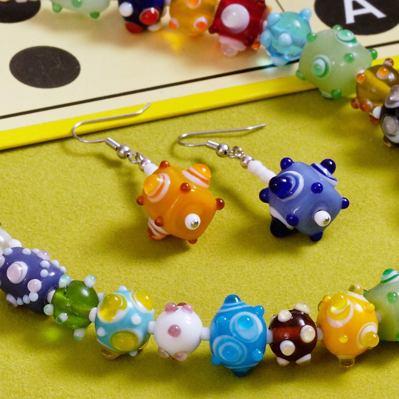 Schmuck-Set Dotty, Detailansicht der Ohrringe Schmuck-Set Dotty, Detailansicht der Ohrringe