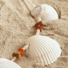 Halskette Westerhever Sand, Detailansicht Herzmuscheln, Treibholz, Bernstein und Rocailles, Kette rechte Seite