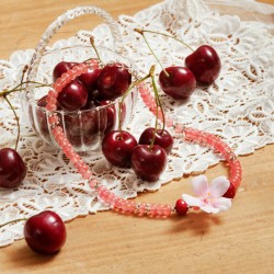 Halskette Cherry Lady, Gesamtansicht Halskette Cherry Lady, Gesamtansicht