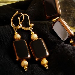 Schmuck-Set Jet Set, Detailansicht der Ohrringe Schmuck-Set Jet Set, Detailansicht der Ohrringe