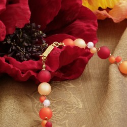 Halskette Poppy, Detailansicht vom vergoldeten Kettenverschluß (Steckschließe)