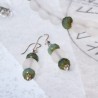 Schmuck-Set Kristallzauber, Nahaufnahme der Ohrringe aus Bergkristall-Kugeln und Kristallglas-Rondellen