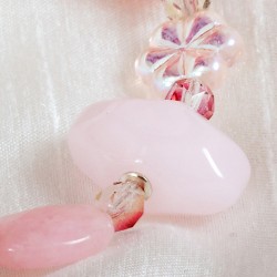 Armband Romantik, Nahaufnahme Glas-Nugget, Jade-Oval und Glasblüte