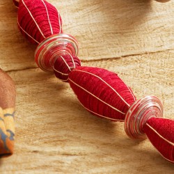 Schmuck-Set Kabaka, Detailansicht Kette vorn links