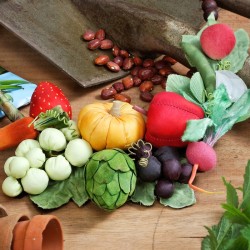 Halskette Erntezeit, Gesamtansicht der bunten Textil-Früchte