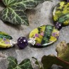 Halskette Runa, Nahaufnahme der Sepentin-Ovale, Amethystkugeln und versilberten Metallperlen