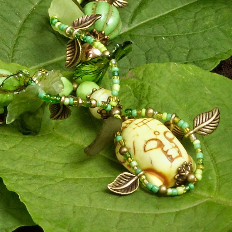 Schmuck-Set Angkor, Nahaufnahme vom Ketten-Anhänger Schmuck-Set Angkor, Nahaufnahme vom Ketten-Anhänger