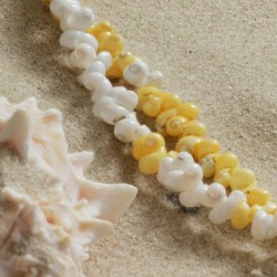 Halskette Mossel Bay, Nahaufnahme der Muschelperlen links