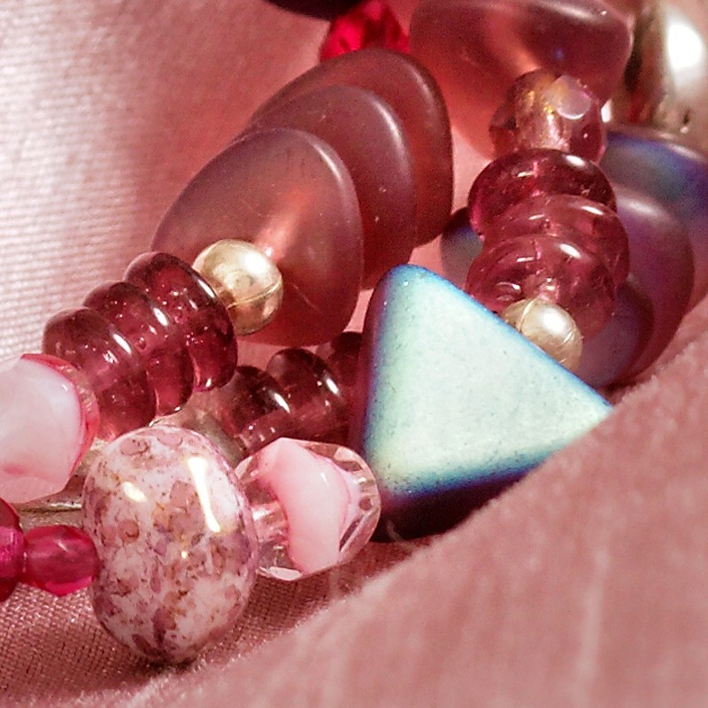 Armband Lila Schätze, Nahaufnahme vorn Armband Lila Schätze, Nahaufnahme vorn