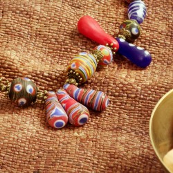 Schmuck-Set Kiffa, Nahaufnahme der Halskette vorn