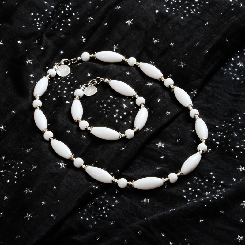 Schmuck-Set Milchstraße, Gesamtansicht von Halskette und Armband