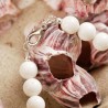 Armband Weiß mit Farbe, Nahaufnahme vom Verschluß