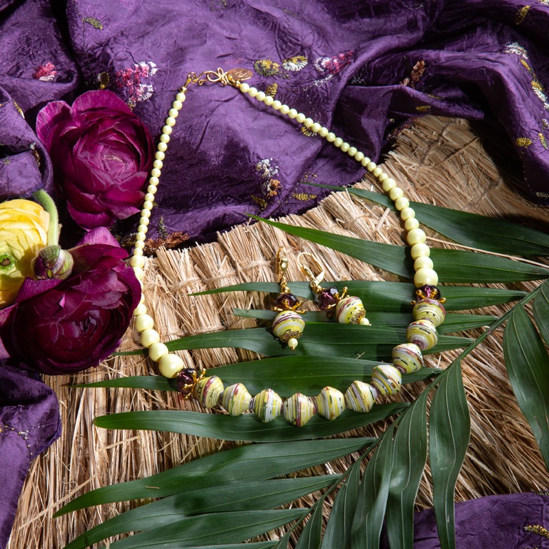 Schmuck-Set Ulani, Gesamtansicht von Halskette und Ohrringen