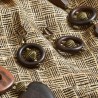 Schmuck-Set Diospyros, Nahaufnahme der Ohrringe aus Ebenholz-Ringen und Metallperlen