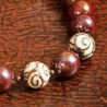 Schmuck-Set Sparkling, Nahaufnahme der Keramikkugeln in der Halskette vorn
