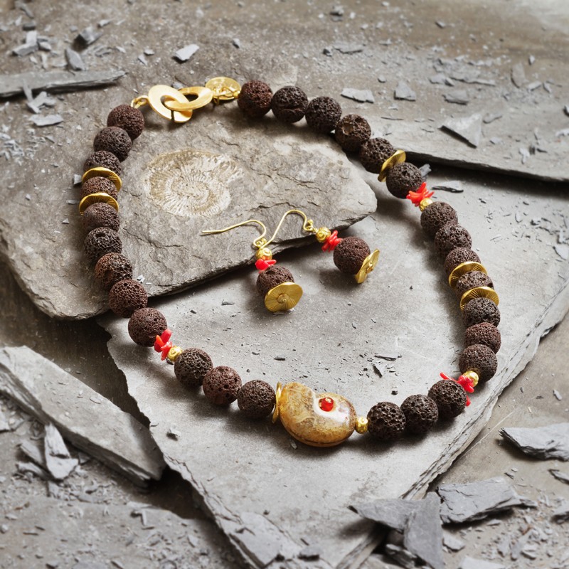 Schmuck-Set Ammonit, Gesamtansicht von Halskette und Ohrringen