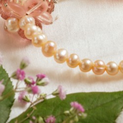 Armband Contessa, Detailansicht Zuchtperlen links