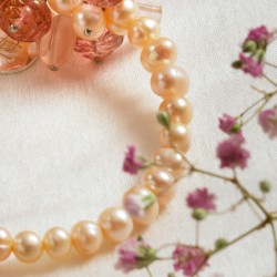 Armband Contessa, Detailansicht Zucht- und Glasperlen rechts