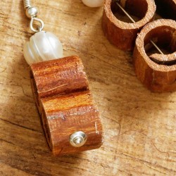 Ohrringe Perlen & Zimt, Nahaufnahme vom linken Anhänger