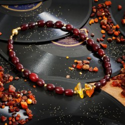 Halskette Amber, baltischer Bernstein und Harzperlen, Gesamtansicht