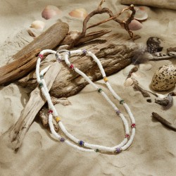 Halskette Takutea aus Muschelscheiben und bunten Schaumkoralle-Rondellen, Gesamtansicht