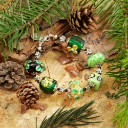 Armband Black Forest aus Lampenperlen und versilbertem Metall, Gesamtansicht