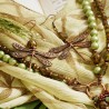 Schmuck-Set Libellentanz im Schilf aus Muschelkern- und Bleilristallperlen, mit kupferfarbenen Metallelementen, Detail Ohrringe
