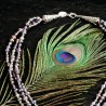 Schmuck-Set Pfauenprinzessin, Detailansicht vom Verschluß der Halskette aus Zuchtperlen und versilbertem Metall